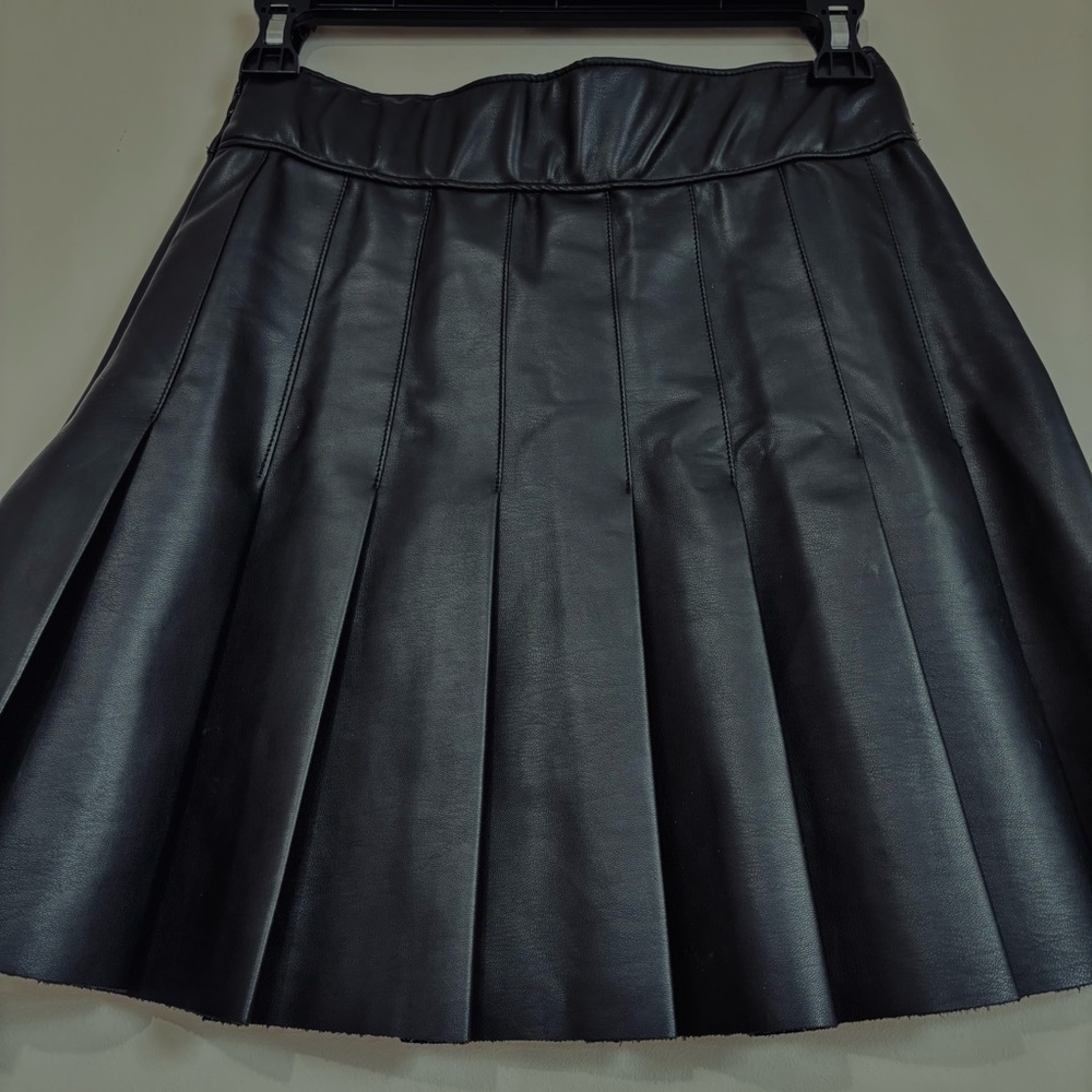 Abercrombie & Fitch vegan leather black pleated preppy mini skirt women XS / W26 - Picture 9 of 16